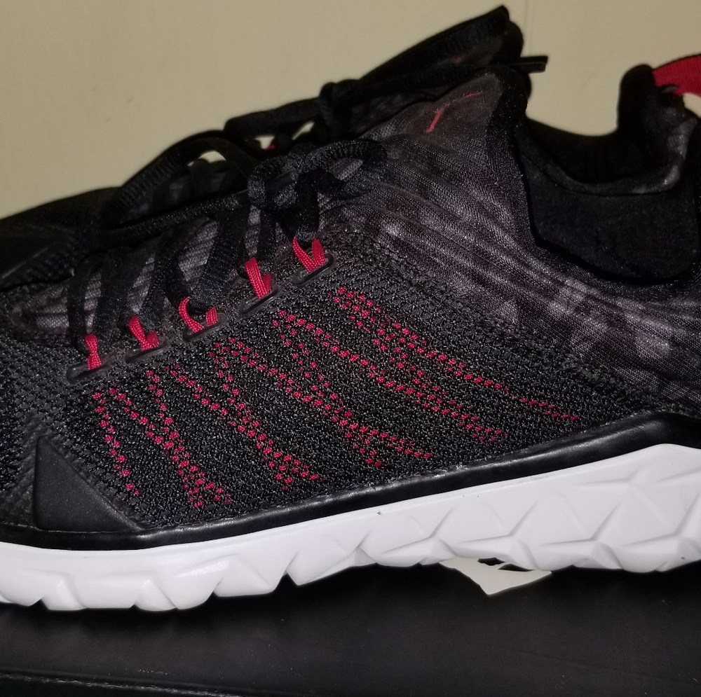 Sneakers - Picture 4 of 5